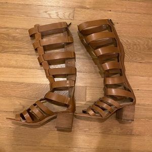 Vince Camuto heeled gladiator sandals